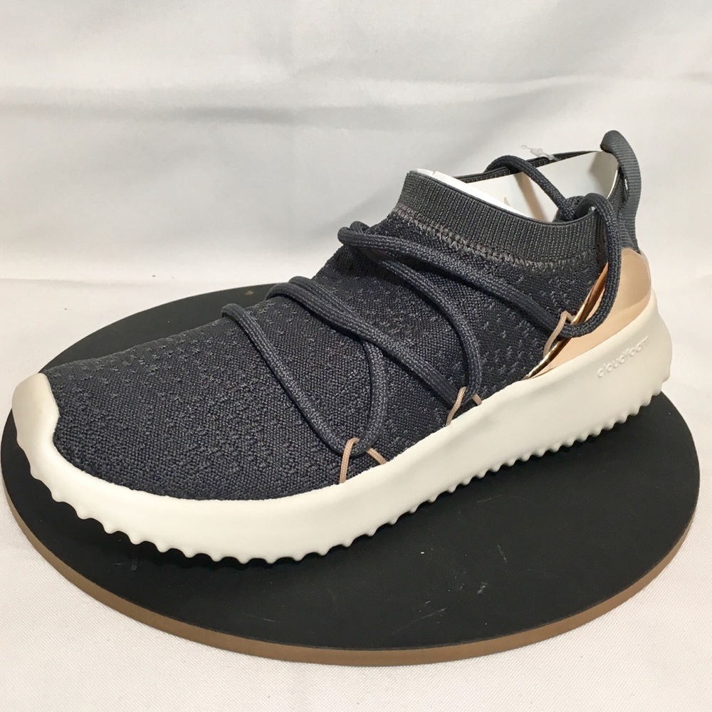 Sold**Adidas Ultimamotion